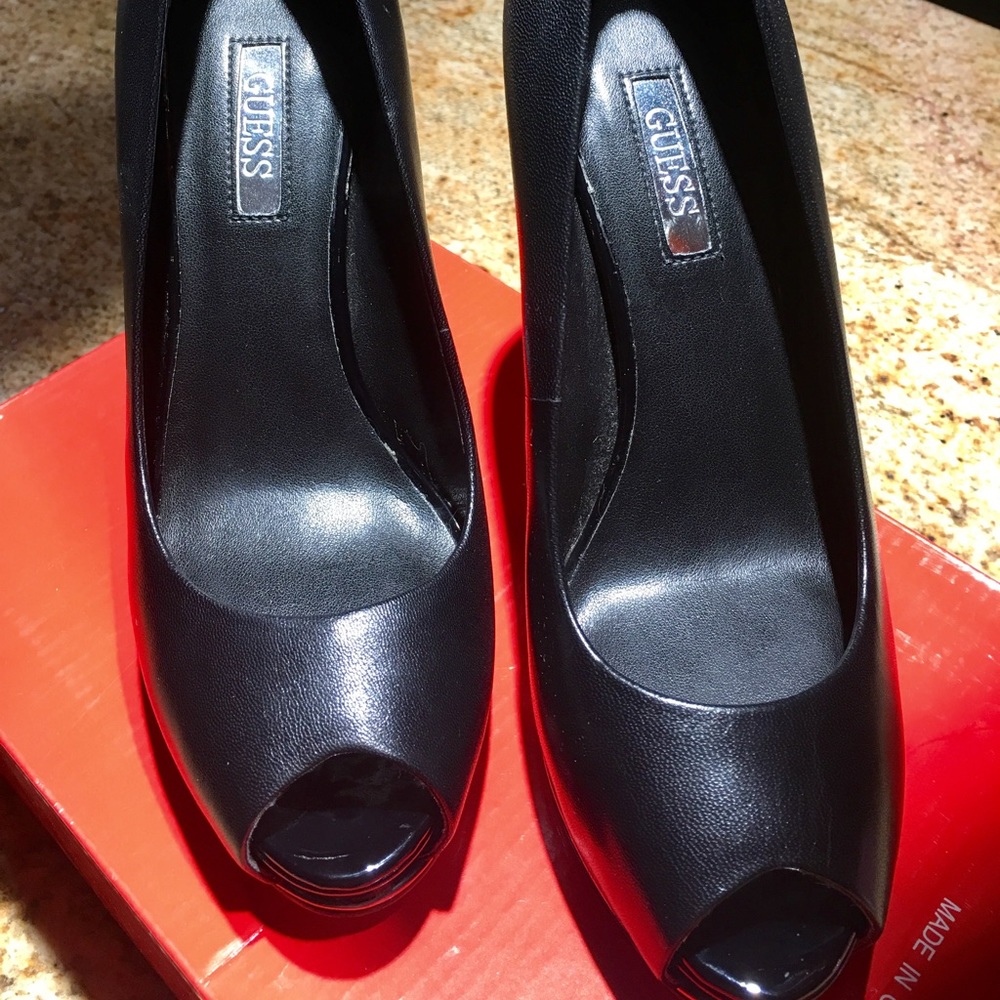 Guess black Ette platform pumps